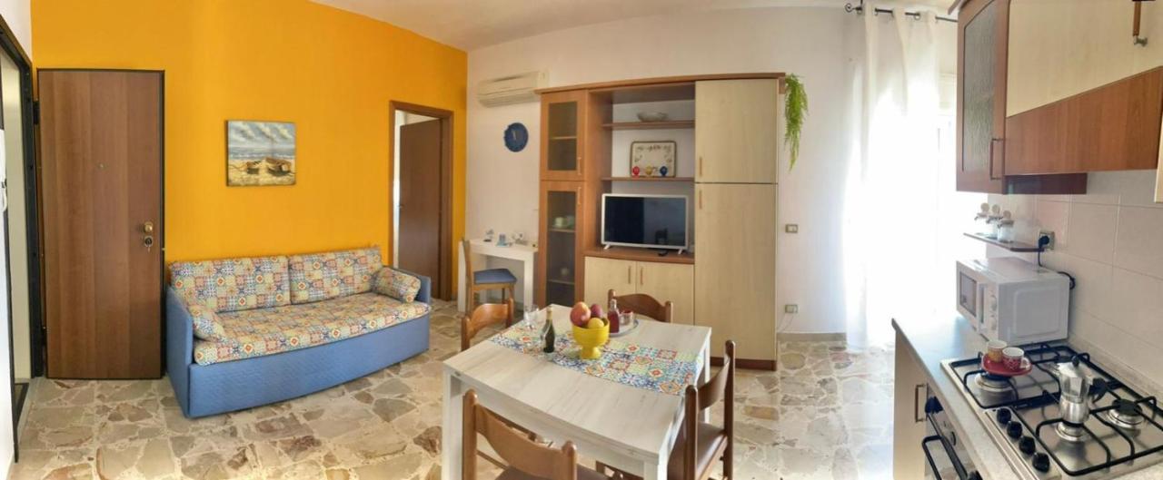 La Fresia Bianca Apartment Шака Екстериор снимка